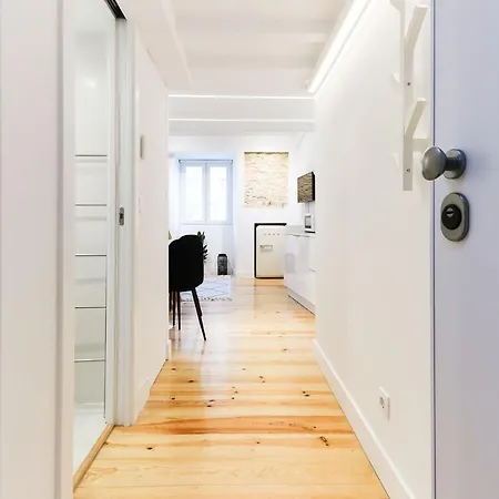 Cosy Santos Mezzanine By Homing Apartman Lisboa